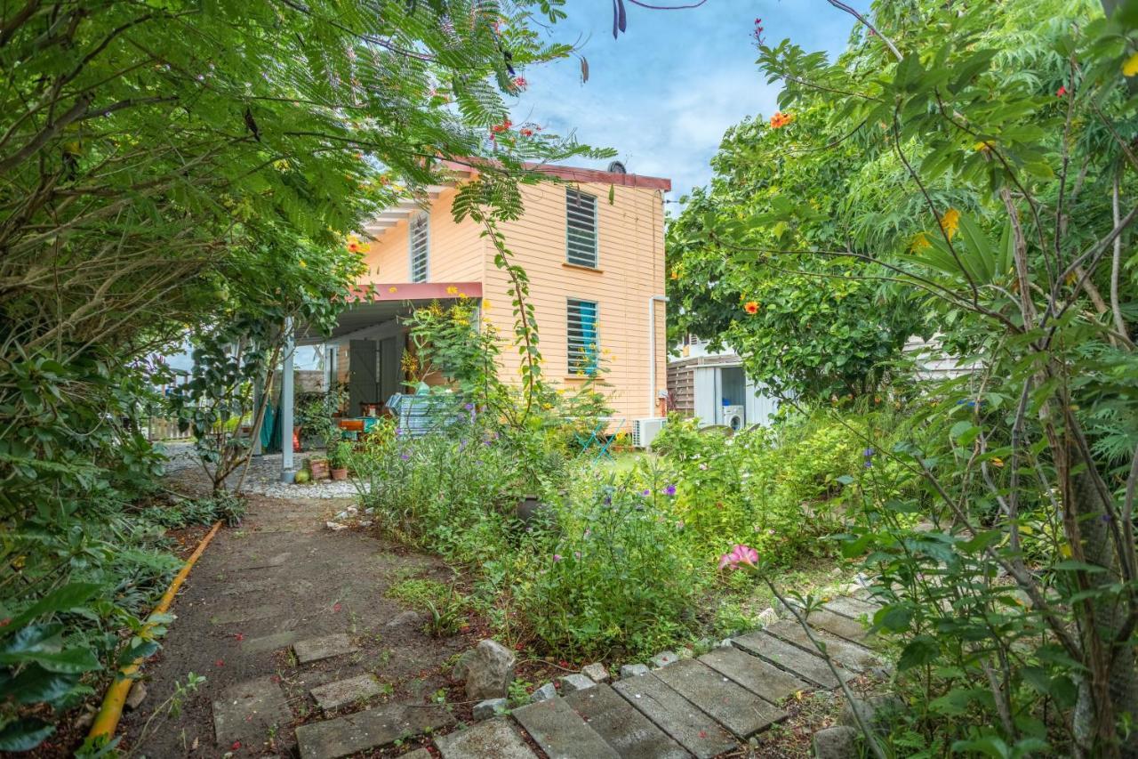 Appartement Charmant Au Carbet Avec Vue Sur La Mer 50 M² Le Carbet Exteriör bild